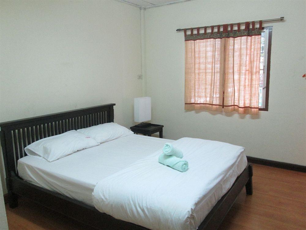 Smile House Guesthouse Chiang Mai Exterior photo